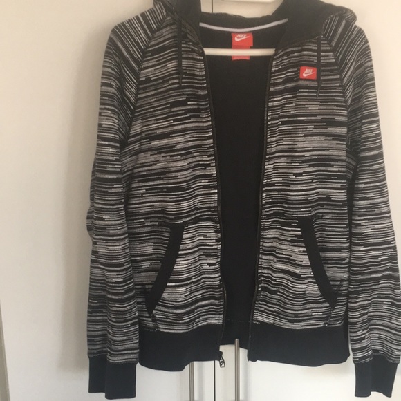 COZY NIKE HOODIE ALERT! Perfect for Fall & Spring! 100% Cotton - Picture 8 of 12